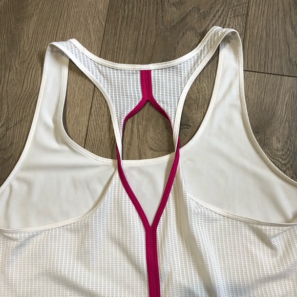 Underarmour Workout Tank - Picture 4 of 4